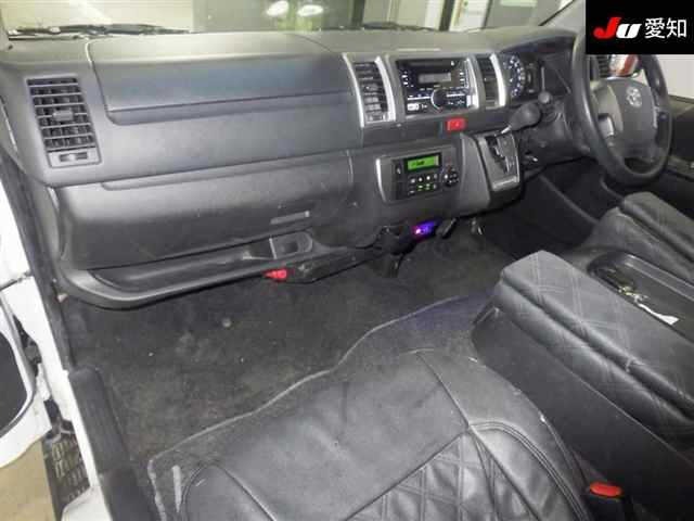 Toyota HIACE VAN 2021 8338938-3