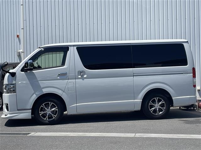 Toyota HIACE VAN 2023 8338955-17