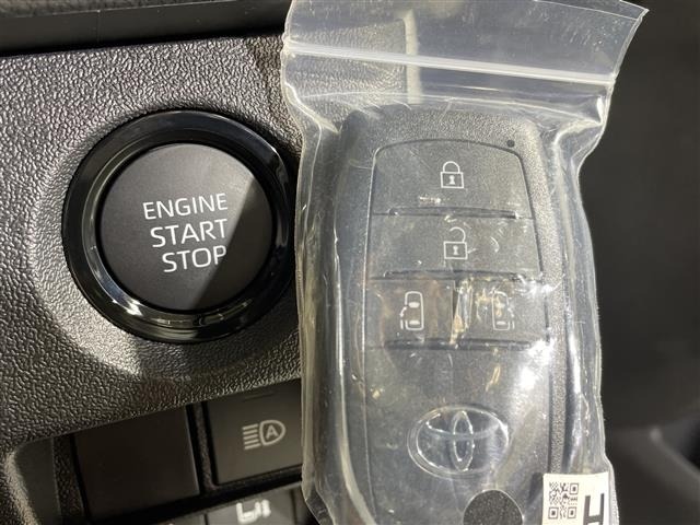 Toyota HIACE VAN 2026 8339041-6