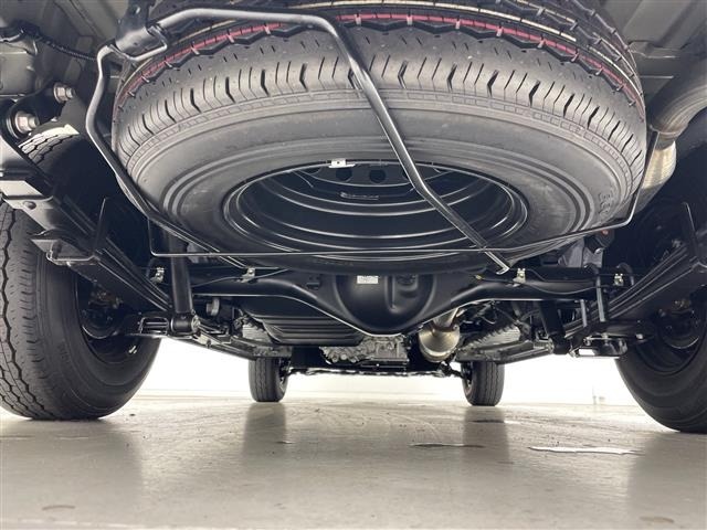 Toyota HIACE VAN 2026 8339045-13