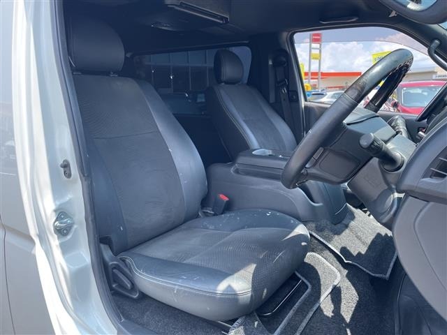 Toyota HIACE VAN 2022 8339046-3