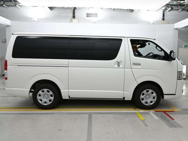 Toyota HIACE VAN 2025 8339053-3