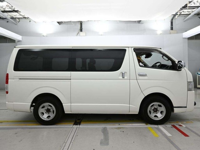 Toyota HIACE VAN 2018 8339058-3