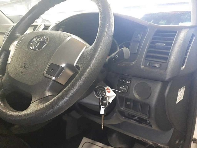 Toyota HIACE VAN 2018 8339058-9