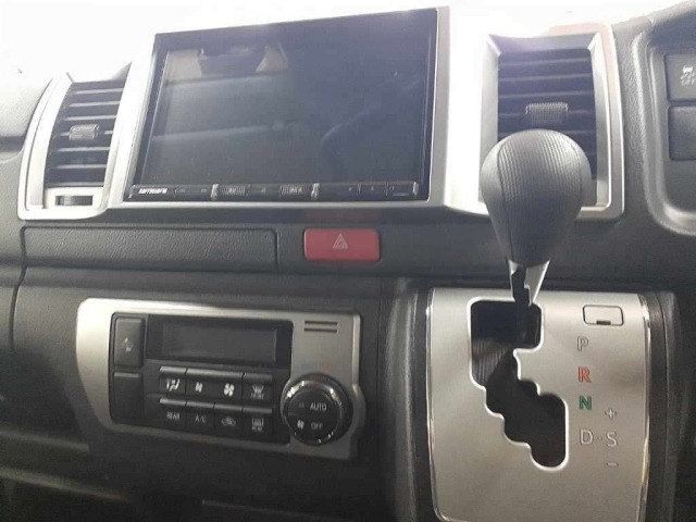 Toyota HIACE VAN 2021 8339060-12