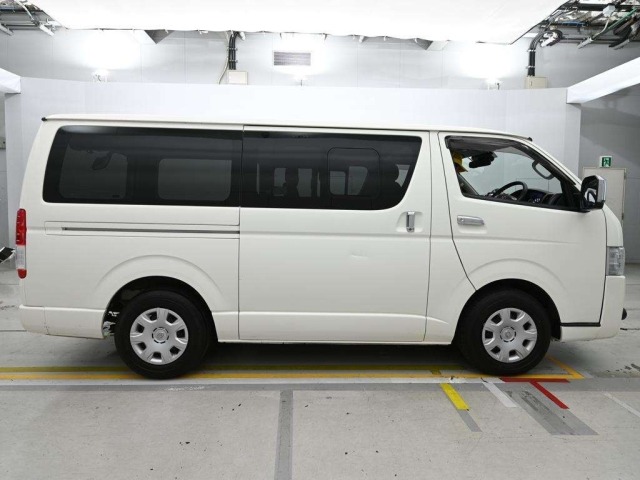 Toyota HIACE VAN 2021 8339060-3