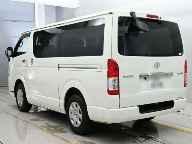 Toyota HIACE VAN 2021 8339060-6