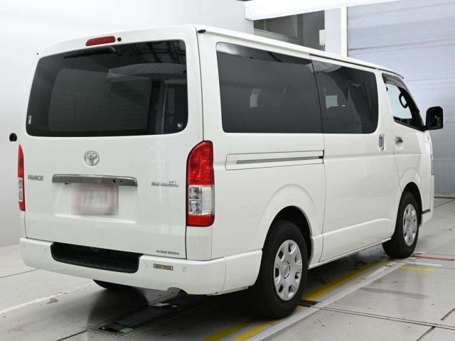 Toyota HIACE VAN 2022 8339061-1