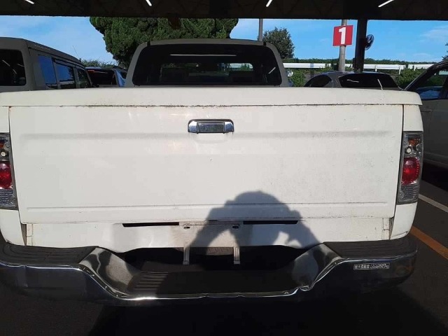 Toyota HILUX 2003 8327669-9