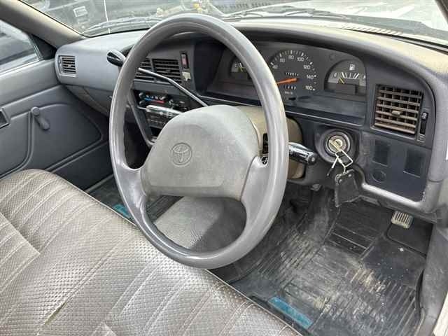 Toyota HILUX 1993 8327673-3
