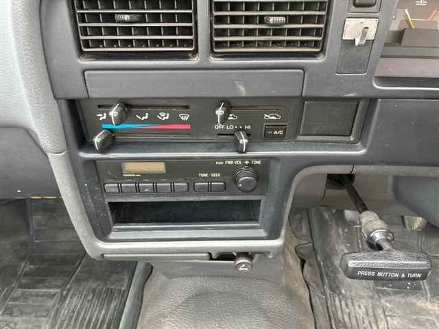 Toyota HILUX 1993 8327673-6