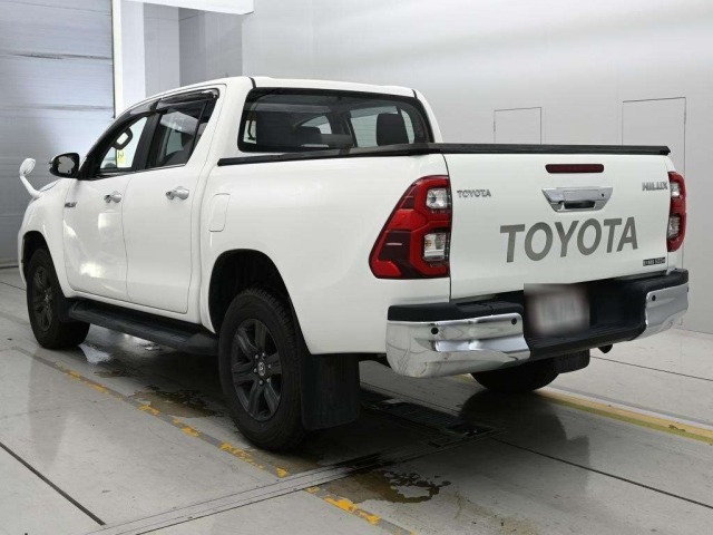 Toyota HILUX 2023 8327680-6