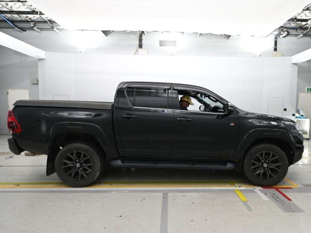 Toyota HILUX 2022 8327681-3