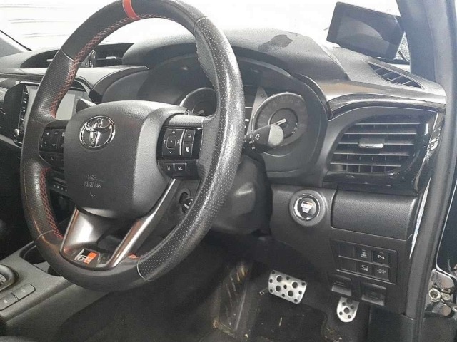 Toyota HILUX 2022 8327681-9