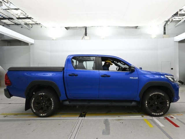 Toyota HILUX 2020 8327684-3
