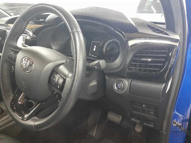Toyota HILUX 2020 8327684-9