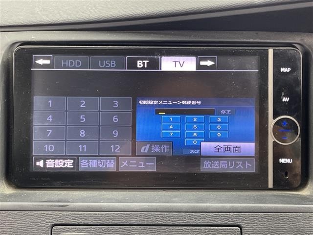 Toyota ISIS 2012 8339413-17