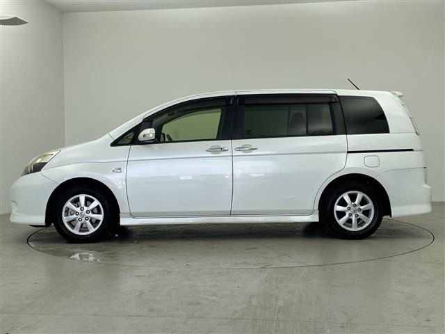 Toyota ISIS 2012 8339413-2