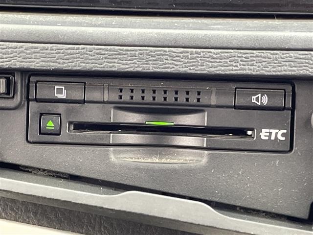 Toyota ISIS 2012 8339413-22