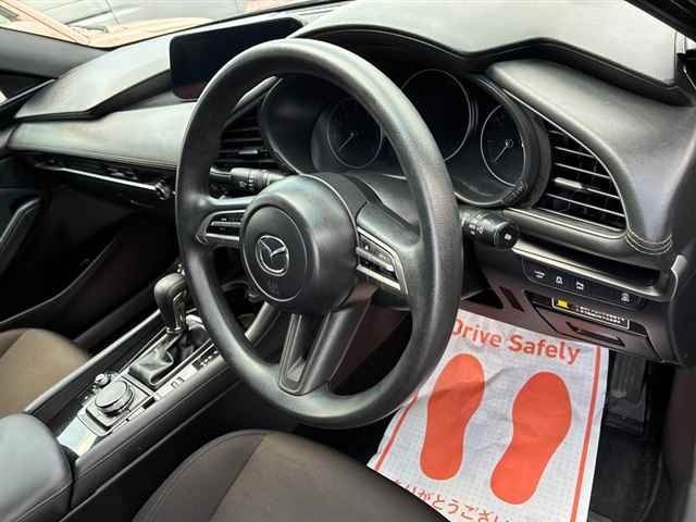 Mazda MAZDA3 2022 8339064-3