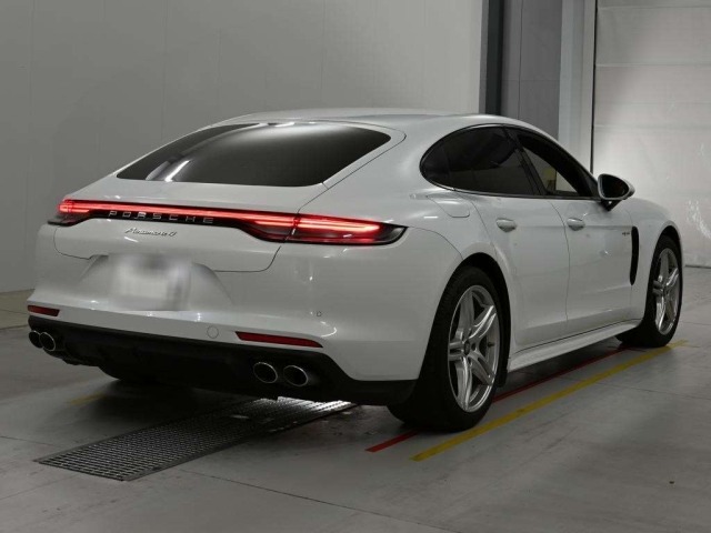 Porsche PANAMERA 2022 8333830-1