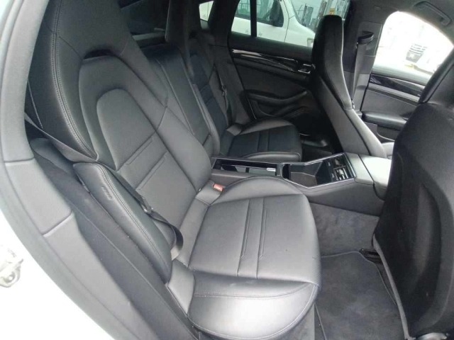 Porsche PANAMERA 2022 8333830-12