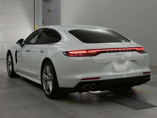 Porsche PANAMERA 2022 8333830-6