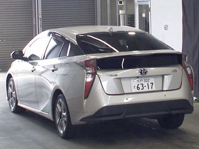 Toyota PRIUS 2016 8339767-1