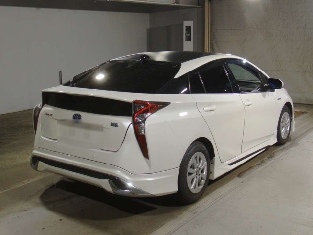 Toyota PRIUS 2018 8339768-1