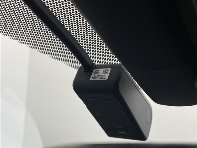 Toyota PRIUS 2021 8339792-10