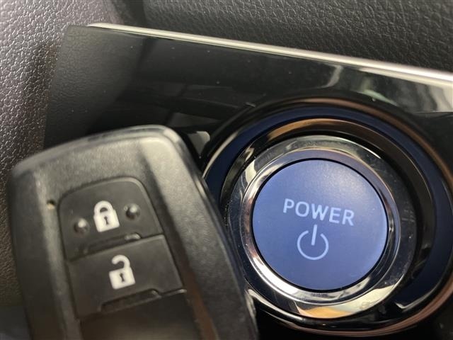 Toyota PRIUS 2021 8339792-4