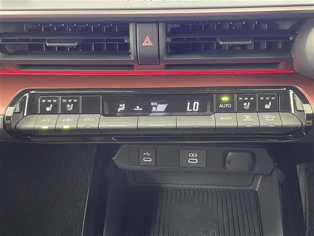 Toyota PRIUS 2023 8339826-12