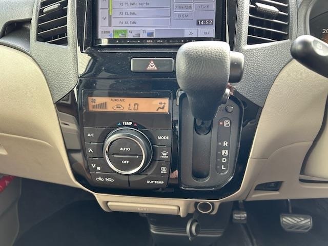 Nissan ROOX 2012 8334128-8