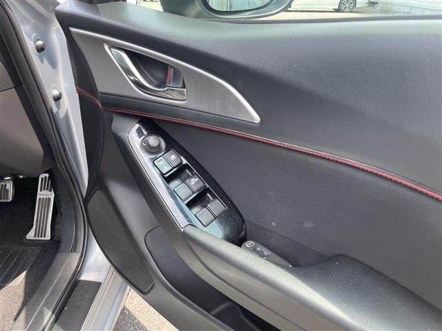 Mazda AXELA 2018 8347877-18