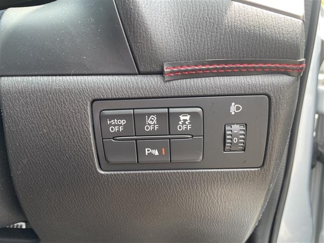 Mazda AXELA 2018 8347877-3