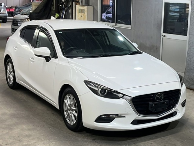 Mazda AXELA 2016 8347903-4