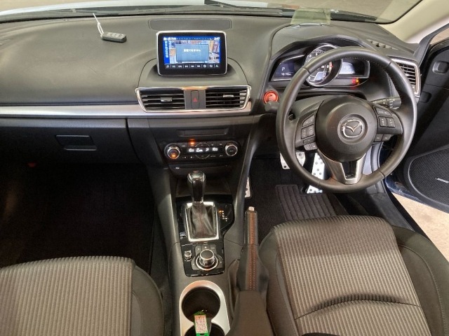 Mazda AXELA 2015 8347904-3