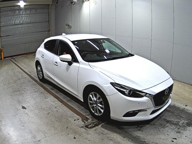 Mazda AXELA 2018 8347917-0