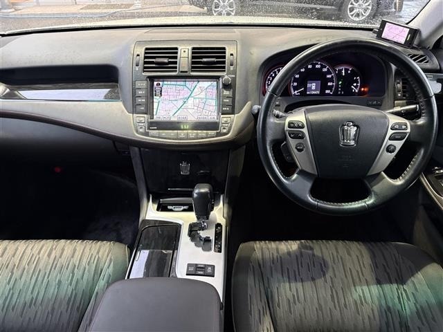 Toyota CROWN 2010 8347964-14