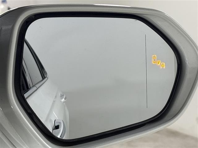 Toyota CROWN 2022 8348002-6