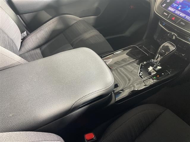 Toyota CROWN 2017 8348054-12