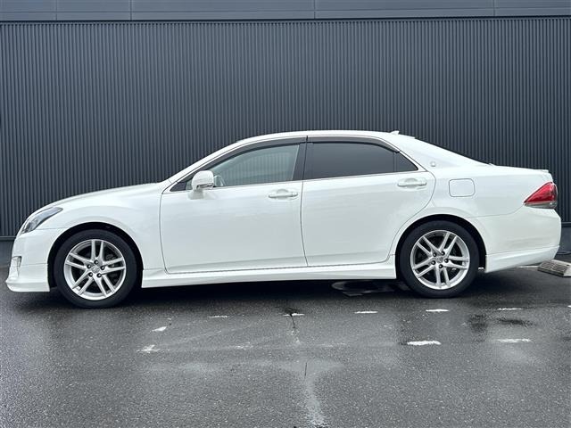 Toyota CROWN 2010 8348123-1