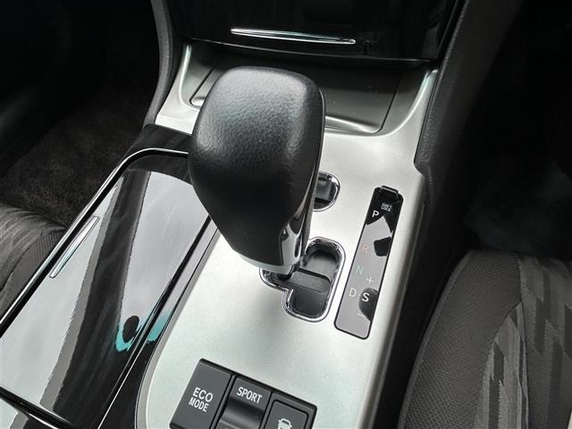 Toyota CROWN 2010 8348123-31