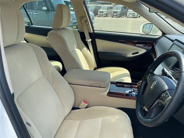 Toyota CROWN 2013 8348144-7