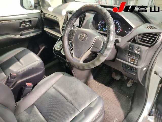 Toyota ESQUIRE 2015 8341789-6