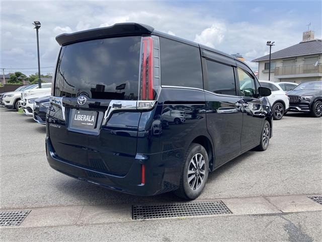 Toyota ESQUIRE 2018 8341912-1