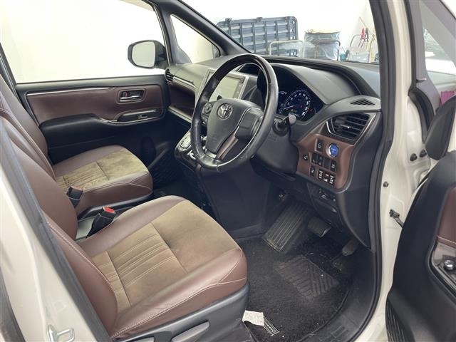 Toyota ESQUIRE 2017 8341962-1