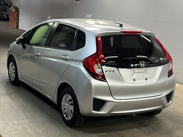 Honda FIT 2015 8341506-1