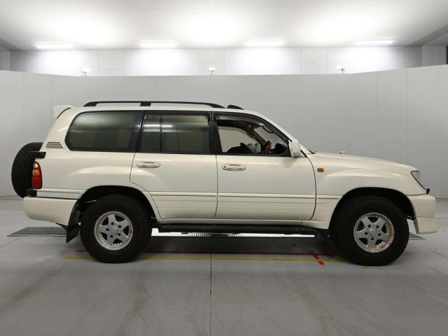Toyota LAND CRUISER 2000 8339857-3