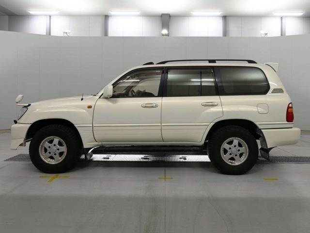 Toyota LAND CRUISER 2000 8339857-4